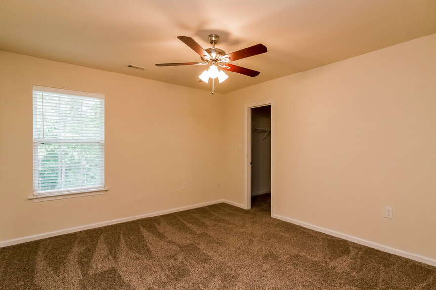 Building Photo - 14130 Waterlyn Dr