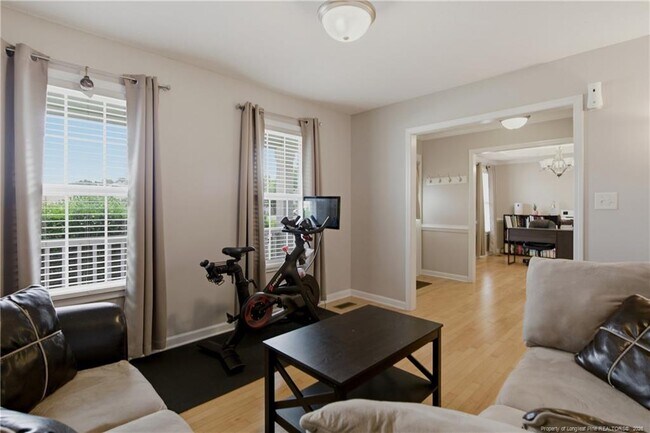 Building Photo - 420 Thorncliff Dr