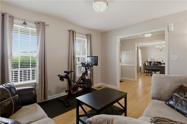 Building Photo - 420 Thorncliff Dr