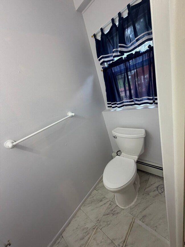 Building Photo - 536 Skylark Dr