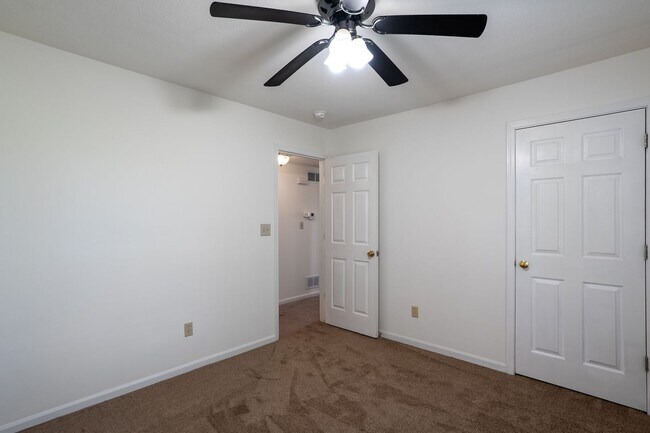 Building Photo - 3504-3506 Delmar Ct.