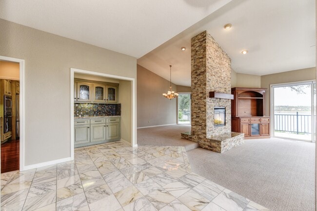 Building Photo - 6533 Chesbro Cir