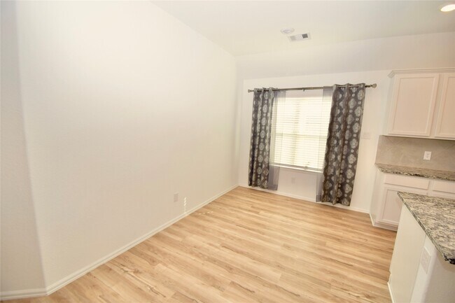 Building Photo - 3735 Rock Ledge Dr