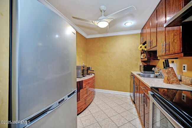 Building Photo - 236 Medford Ct