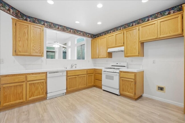 Building Photo - 374 Coventry Cir