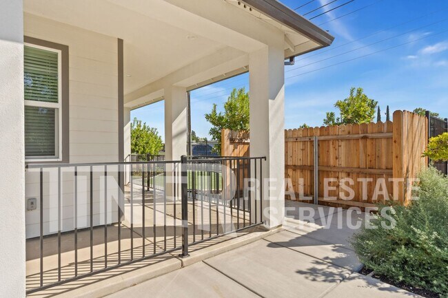 Building Photo - 1509 Bell St