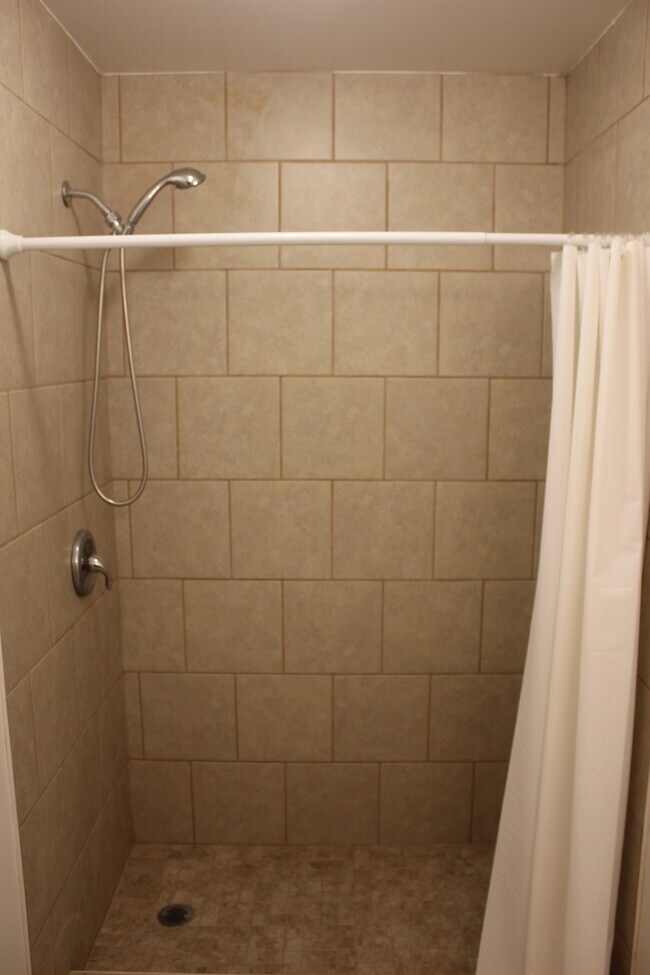 Building Photo - 2702 Maryland Ave