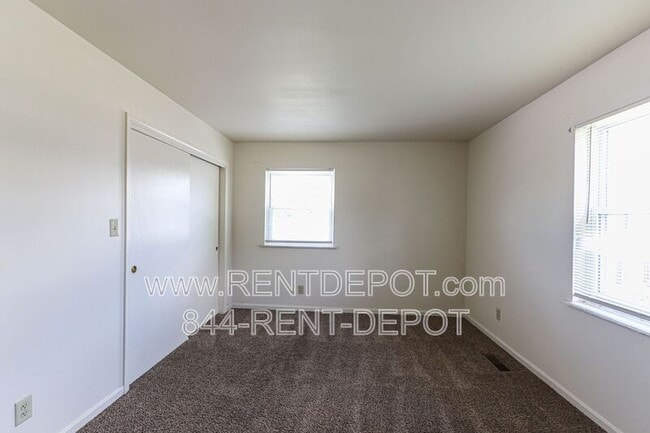 Building Photo - 2843 Ravenswood Dr