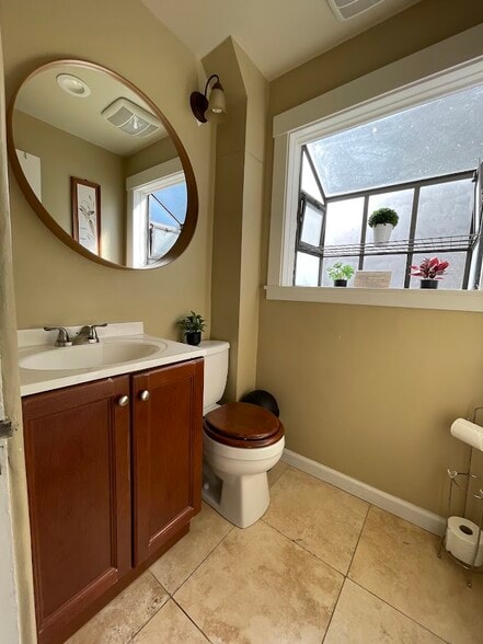 Building Photo - 3793 La Donna Ave