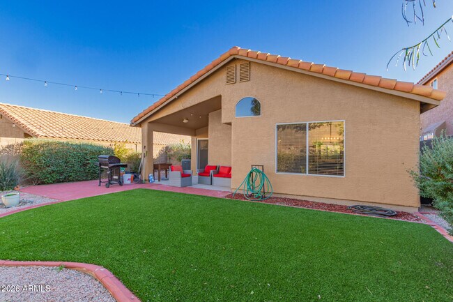 Building Photo - 2032 E Windsong Dr