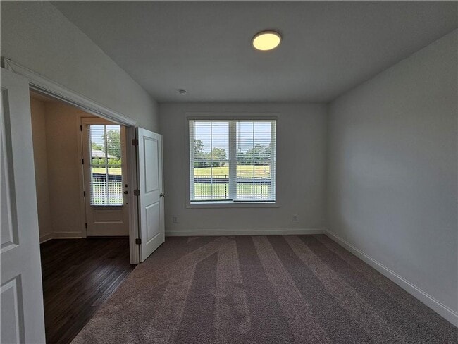 Building Photo - 502 Healy Dr