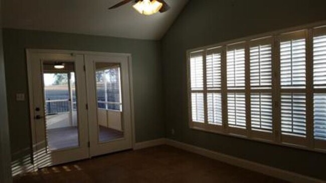 Building Photo - 2108 Cherokee Dr