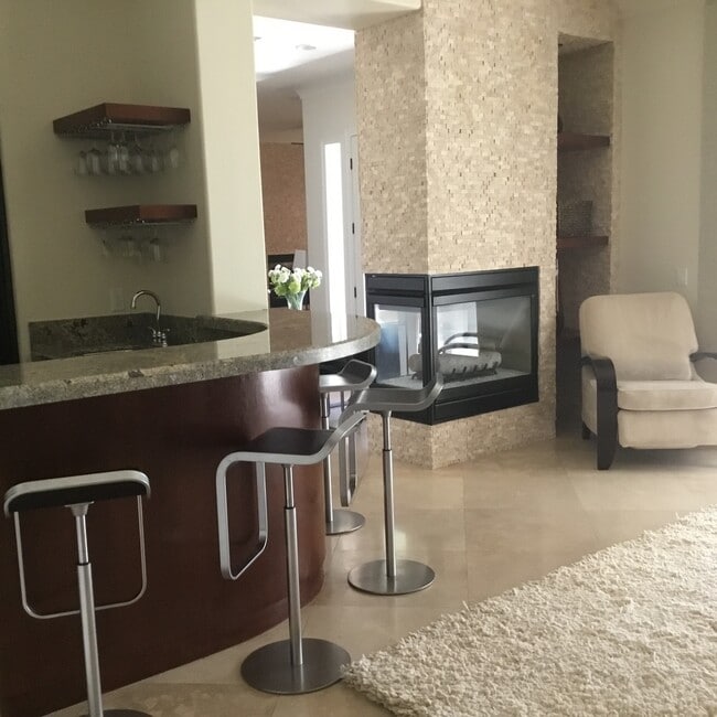 Building Photo - LUXURY LIVING W/ LAS VEGAS STRIP VIEWS!!