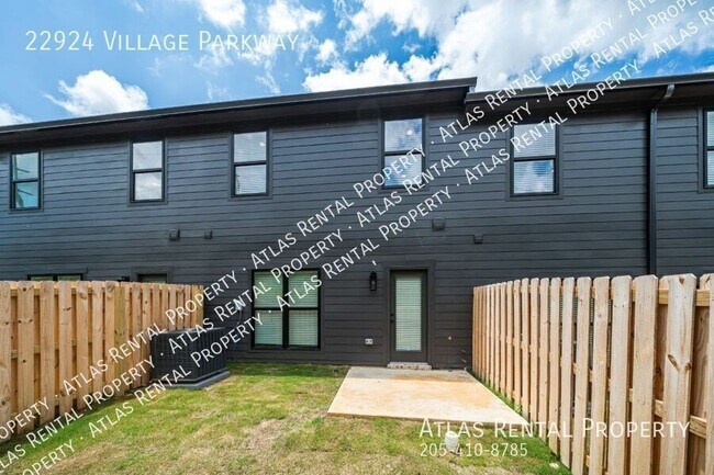 Building Photo - 22924 Village Pkwy