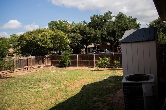 Building Photo - 15236 Drusilla's Dr