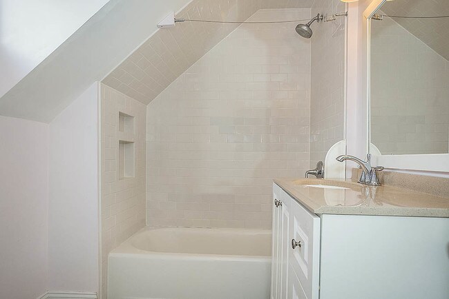 Building Photo - 36 E Foster St