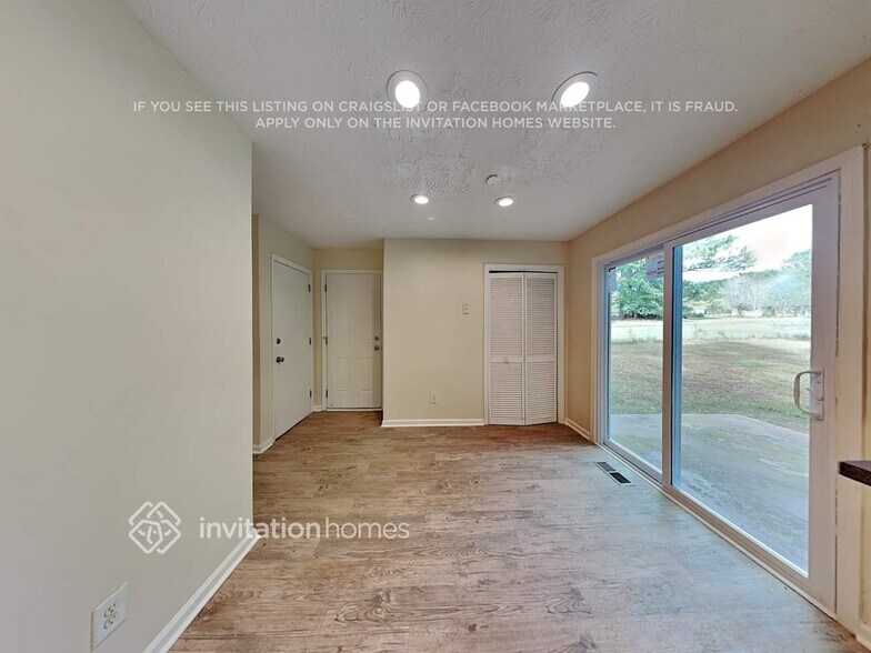 Building Photo - 4690 Cedar Brook Dr SE