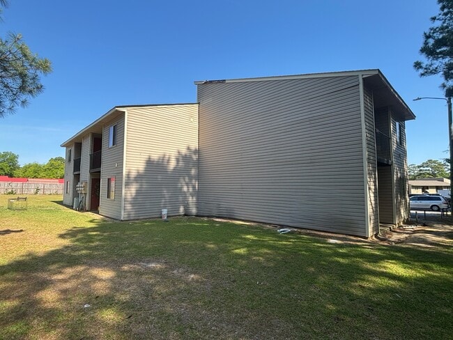 Building Photo - 6403 Starbrook Dr