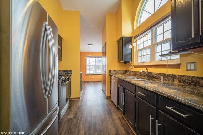 Building Photo - 350 W Happfield Dr
