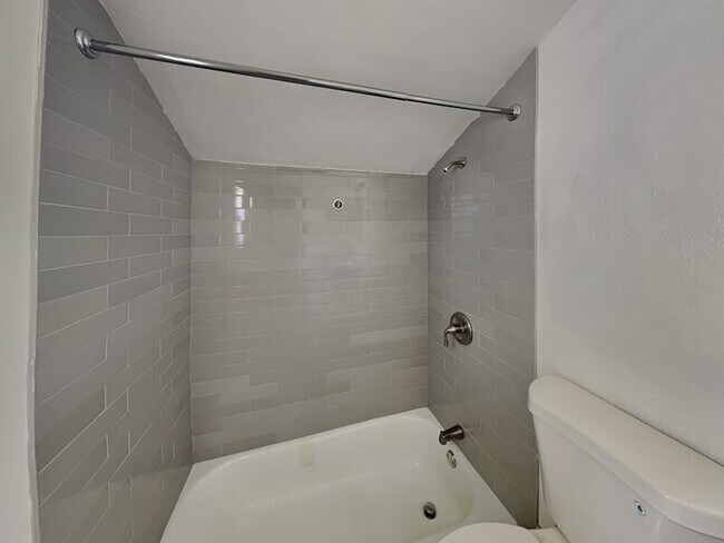 Building Photo - 7345 Linda Dr