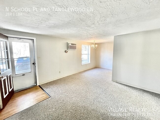 Building Photo - 343 N School Pl