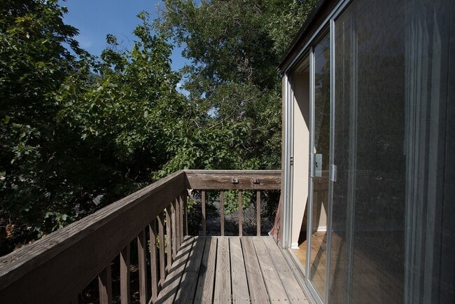 Building Photo - 604 Marine St