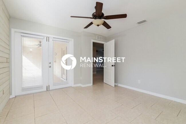 Building Photo - 3 Bedroom Pet-Friendly Home in North Port, FL with Main Street Renewal