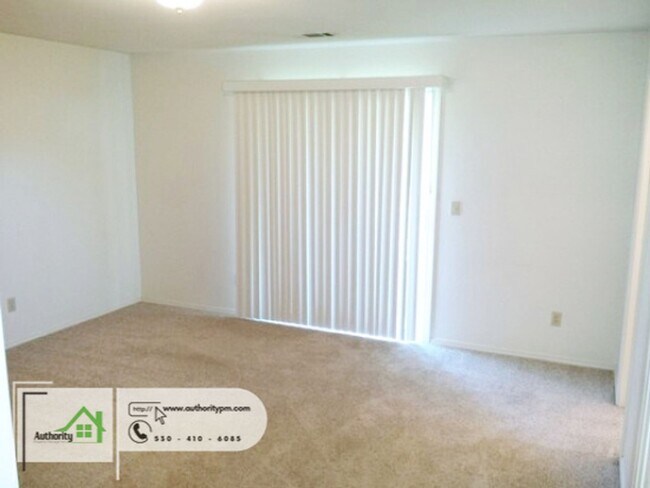 Building Photo - 3323 Forest Homes Dr