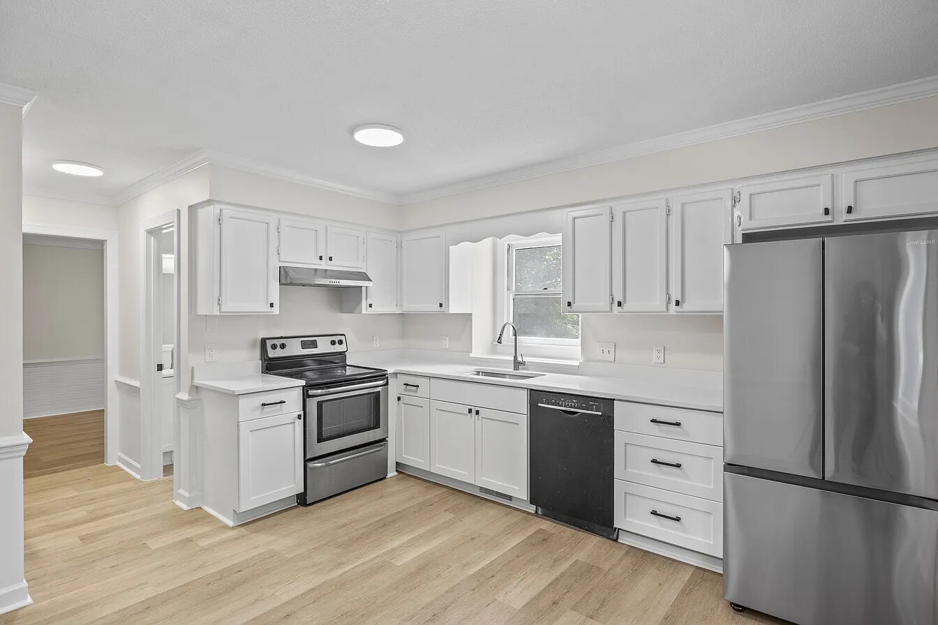 Building Photo - 623 Elmwood Ct
