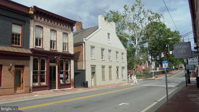 Building Photo - 113 Prosperity Ave SE