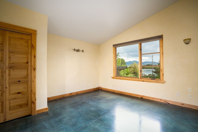 Building Photo - Fully Loaded North Bozeman Home for Lease!