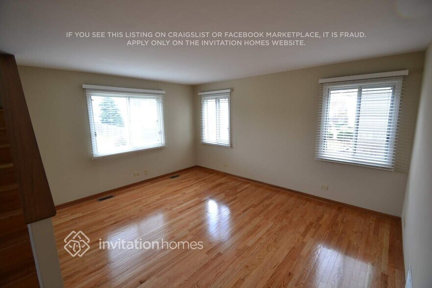 Building Photo - 328 Christine Ln