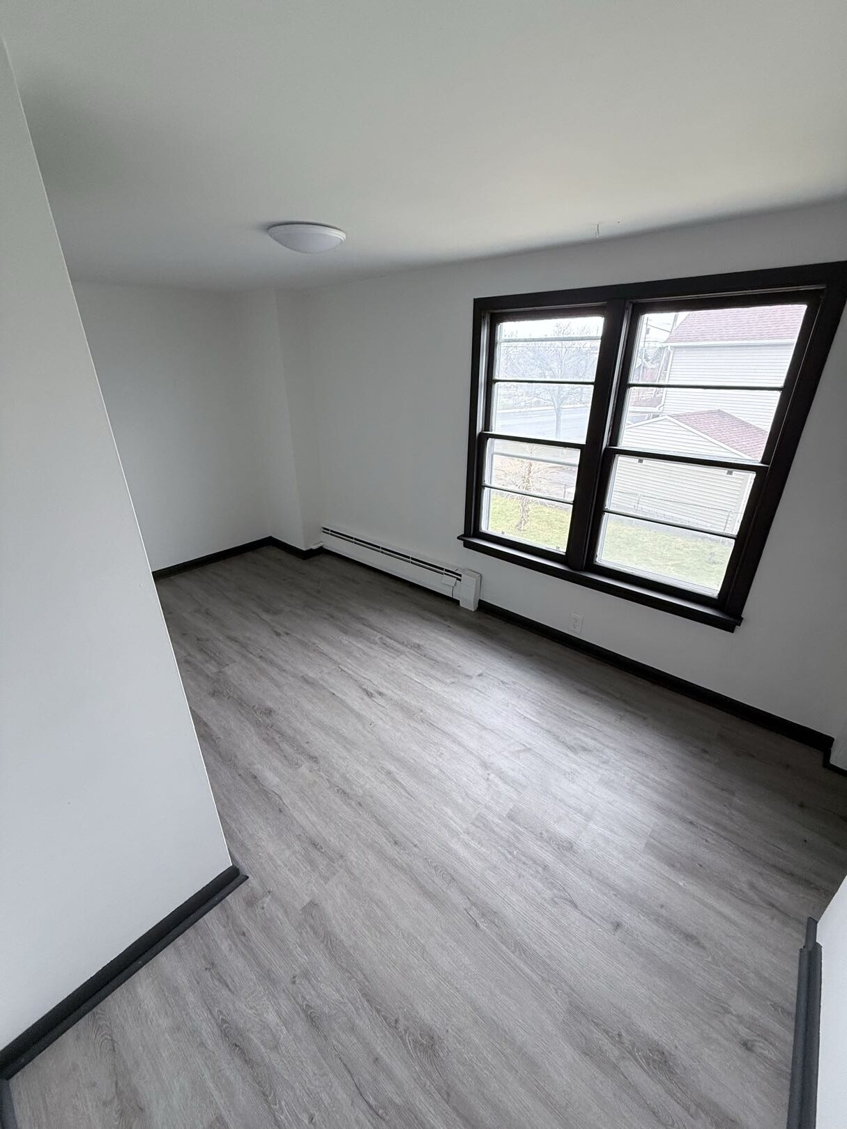 Building Photo - 3807 Pine Ave