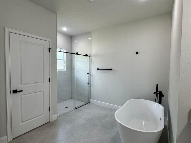 Building Photo - 14957 SW 63rd Ct
