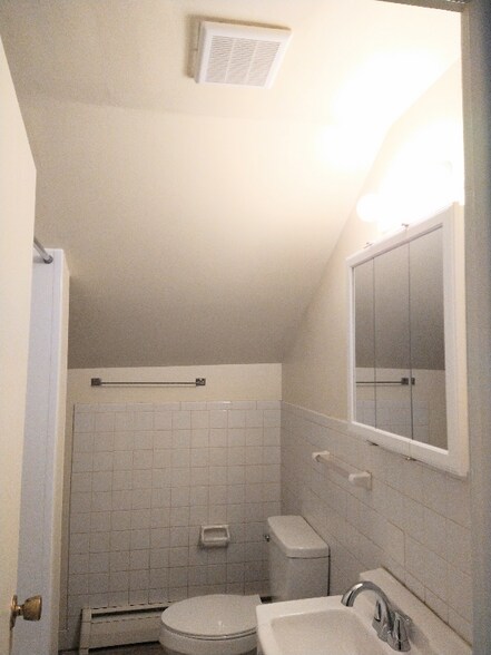 Building Photo - 261 S Riverside Rd