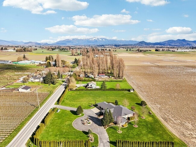 Building Photo - 15541 Bradshaw Rd