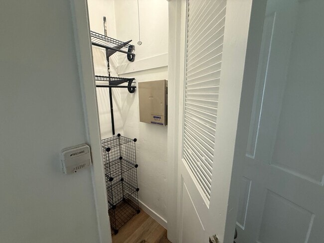 Building Photo - 3B2B House in Toluca Lake/NoHo