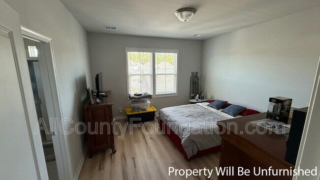 Building Photo - 612 Southview Ln