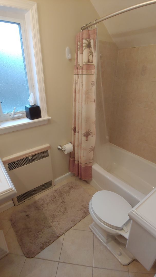 Building Photo - *Beautiful 2BD/2BA Single-Family Home Available in Brentwood*