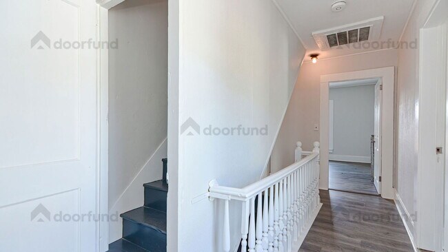 Building Photo - 11 Pleasant St