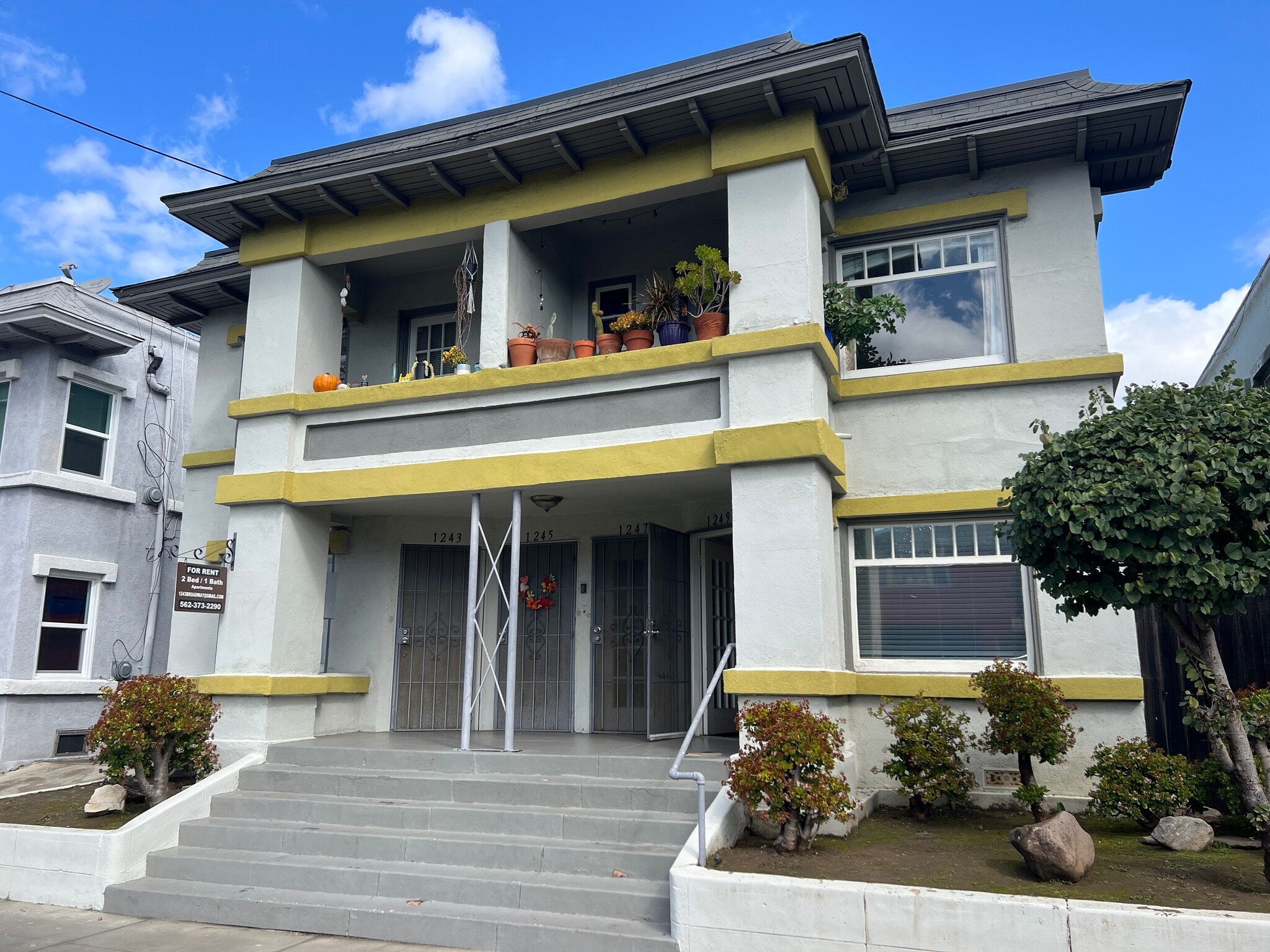 Building Photo - 1249 E Broadway