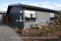 Building Photo - 1654 Chanticleer-