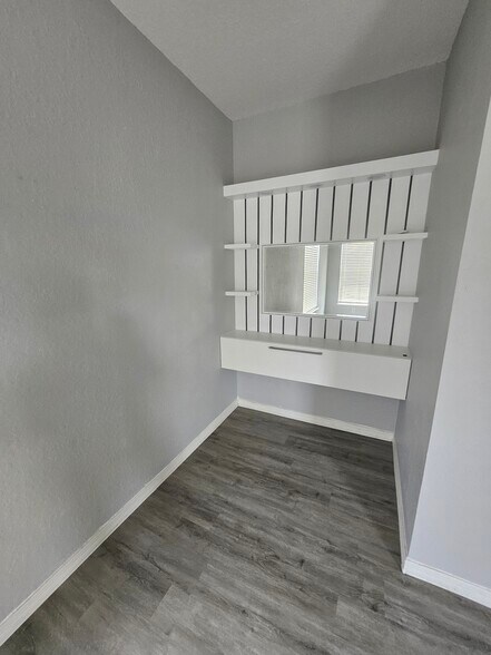 Building Photo - 6131 Metrowest Blvd