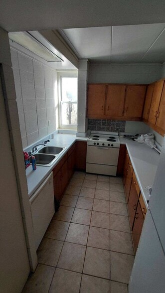 Building Photo - 904 Brightwood Manor Dr