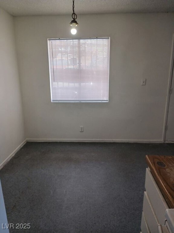 Building Photo - 1400 E Mesquite Ave