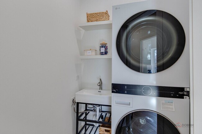 Building Photo - 19 Marina Dr