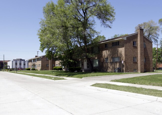 Building - Miller Greens Apartments