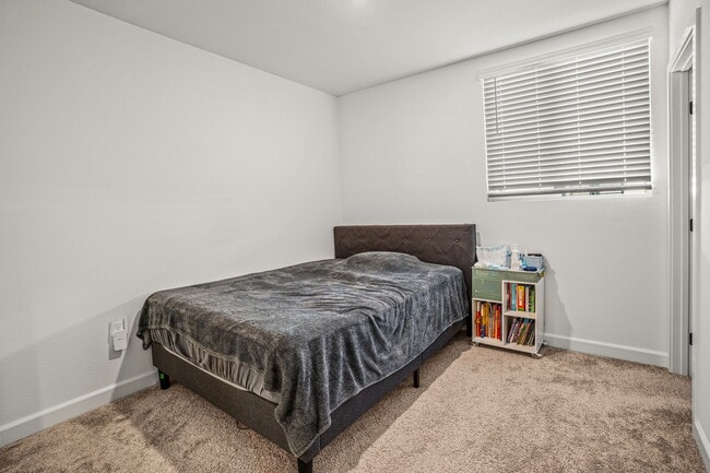 Building Photo - 2152 Senita Dr