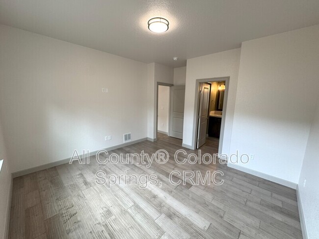 Building Photo - 542 Brecken Ct