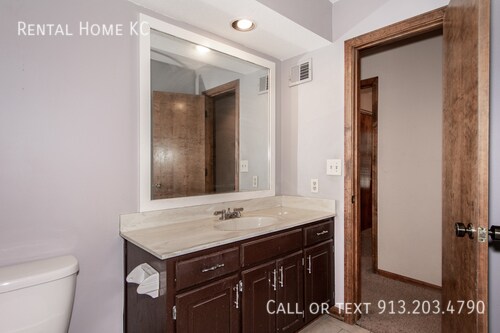 Building Photo - 13828 W 110th Terrace